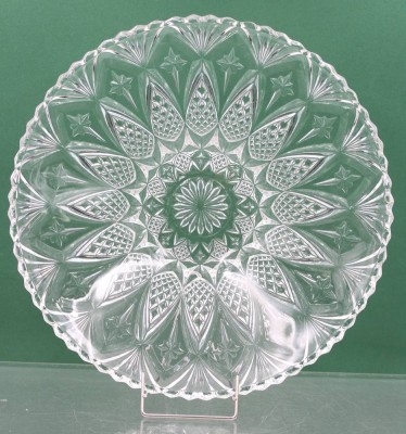 Auktion 360<br>Obstschale, farbloses Glas, älter, Frankreich, H-6,5cm D-33cm [1]