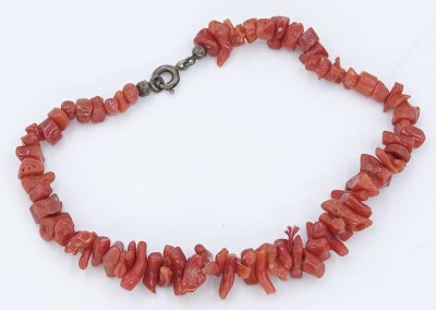 Auktion 360<br>Armband aus Koralle, Schließe aus Silber, L-22 cm, 11,6 g [1]