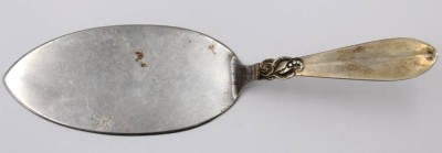 Auktion 360<br>Tortenheber, 830er Silbergriff, Dänemark 1943, L-19,5cm [1]