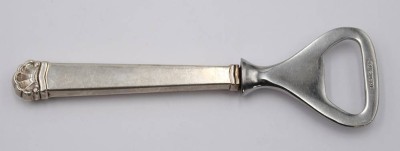 Auktion 360<br>Flaschenöffner, Silbergriff, Dänemark 1940, L-13cm, Ziermonogramm [1]