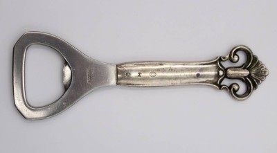 Auktion 360<br>Flaschenöffner, Silbergriff, Dänemark 1944, L-12,2cm [1]