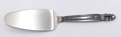 Auktion 360<br>Georg Jensen-Tortenheber, Acorn, 925er Silbergriff, L-23cm [1]