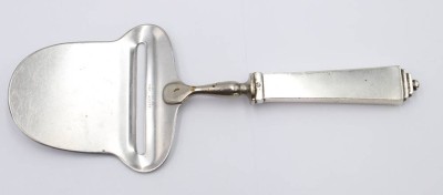 Auktion 360<br>Georg Jensen-Käsehobel, Pyramide, 830er Silbergriff, 1929, L-20cm [1]