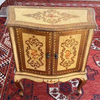 Auktion 360<br>Stilschrank,Holz bemalt, H- [1]