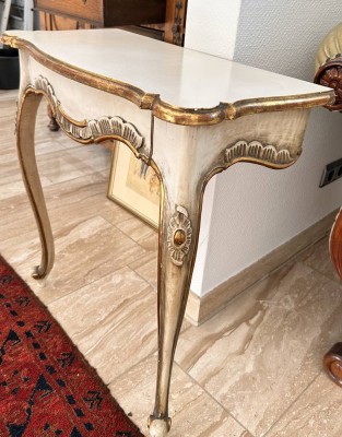 Auktion 360<br>kl. Konsolentischchen mit Schublade, weiss mit gold [1]