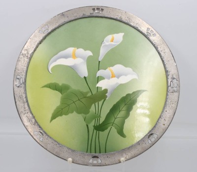 Auktion 360<br>Tortenplatte um 1910/20, florales Dekor, Metallrand, ca. D-32cm [1]