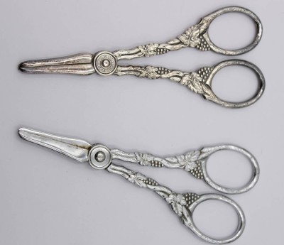 Auktion 360<br>2x Traubenscheren. Schweden, versilbert, je ca. L-13cm [1]