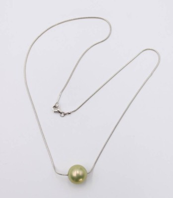 Auktion 360<br>925er Silberkette mit Muschelkern-Perlenflyer, zus. ca. 5,7gr., L-42cm [1]