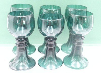 Auktion 360<br>6x grüne Weinrömer,  Theresienthal um 1900, 2x mit Chip am Stand, H-14,5 cm [1]