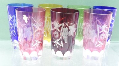 Auktion 360<br>7x Buntglas-Becher, H-13 cm, Handschliff [1]