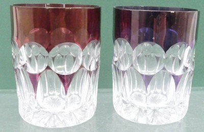Auktion 360<br>2x Tumbler mit Schliff, bunt gebeitzt, , H-9,5 cm [1]