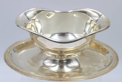 Auktion 360<br>gr. Sauciere, Christoffle Paris, versilbert, H-10cm B-23cm [1]
