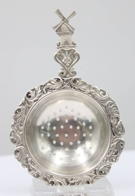 Auktion 360<br>Teesieb, Silber geprüft, 31,6gr., L-11,5cm [1]