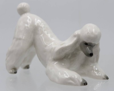 Auktion 360<br>Pudel, Lomonossov St. Petersburg, leicht farbig staffiert in Untertglasur, ca. H-7,5cm [1]