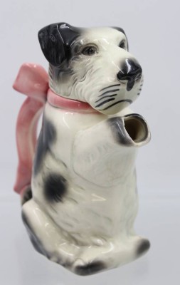 Auktion 360<br>Figurenkanne als Hund, Nr. 6702, älter, ca. H-19,2cm [1]