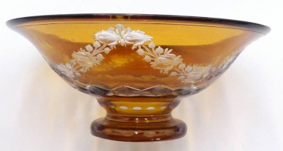 Auktion 360<br>bernsteinfarbene Überfang-Schale auf Stand ,mit Schliff. H-10 cm, D-23 cm [1]