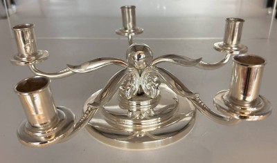 Auktion 374<br>5-flammigwer flacher Kerzenhalter, versilbert , H-11 cm, D-30 cm [1]