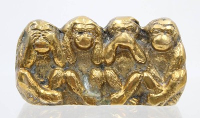 Auktion 360<br>4 weise Affen, Messing, ca. H-4,5cm B-9cm [1]