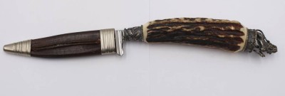 Auktion 360<br>Trachtenmesser/Jagdnicker ,König Ludwig II. Bayern, Geweihgriff, palst. Wappenlöwe, ca. L-26,5cm [1]