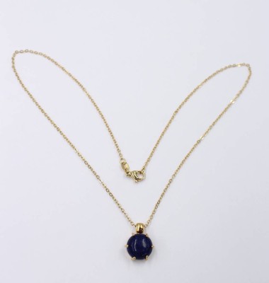 Auktion 360<br>Lapislazuli-Anhänger in vergoldeter Fasseung an 925er Kette diese ebenfalls vergoldet, ca. L-46cm [1]