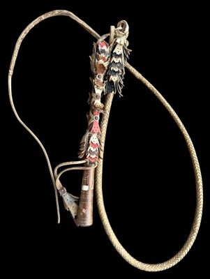 Auktion 360<br>ungarische Hirtenpeitsche mit langer Lederschnur, Holzstiel 40 cm, Schnur L-ca. 2 m [1]