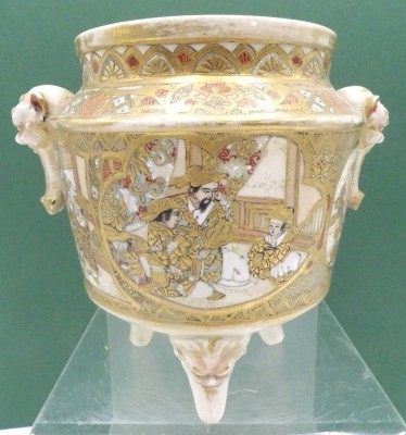 Auktion 360<br>japam. Koro (Räucher) Gefäss, Satsuma, um 1900, anbei Zettel mit genauer Beschreibung, H-16 cm, B-18 cm [1]