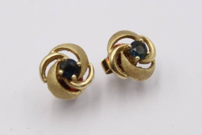 Auktion 360<br>Paar Ohrstecker, 585er GG mit Saphirbesatz, 1,6gr., ca. D-0,8cm [1]