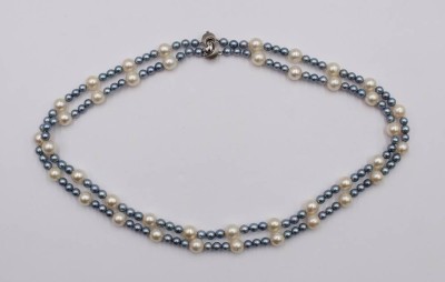 Auktion 360<br>3reihiges Perlencollier, 585er WG Schließe, ca. L-46cm [1]
