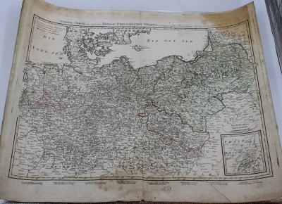 Auktion 360<br>General Charte über die sämtlich Königlich Preussischen Staaten nach astronomischen Beobachtungen, altkol. Kupferstichkarte bei Johanes Walch. Augsburg, 1797, ungerahmt, Blatt mit Läsuren, BG 56,5 x 68cm [1]