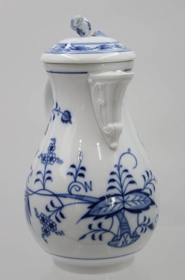Auktion 360<br>Kaffeekanne, Meissen Schwertermarke, Zwiebelmuster, 3. Schleifstriche, H-23cm [1]