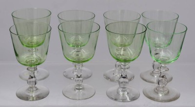 Auktion 360<br>8x Weingläser, Kuppa aus Uranglas, älter, ca. H-13cm [1]