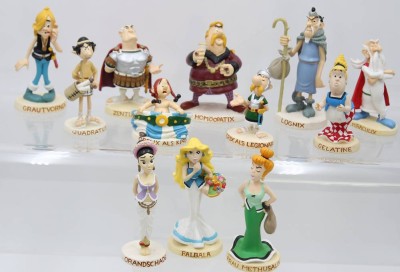 Auktion 360<br>12x div. Figuren, Asterix & Obelix, Plastoy, 2x beschädigt, ca. H-15cm [1]