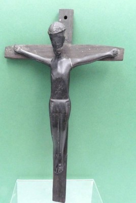 Auktion 360<br>kl. altes Wandkruzifix, Holz mit Metalltorso,  30x16 cm [1]