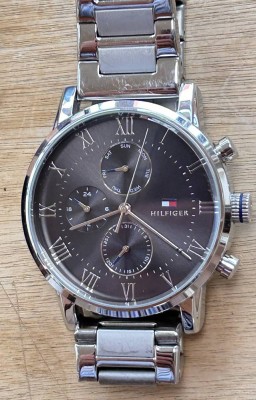 Auktion 360<br>Tommy Hilfinger Multi Ziffernball Quartz HAU, Edelstahl-Armband, Werk läuft, sehr guter Zustand [1]