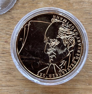 Auktion 360<br>10 Euro - Gedenkmünze - Gerhardt Hauptmann - vergoldet, boxed 2012 [1]