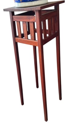 Auktion 360<br>Blumenhocker um 1920, H-80 cm, 24x24 cm [1]