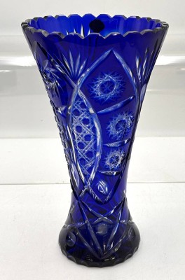 Auktion 360<br>grosse schwere Kristallvase, blau überfangen, aufwendig beschliffen mit Elefanten, , H-33 cm [1]