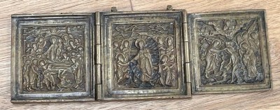 Auktion 360<br>3 tg. Bronze Reiseikone, ca. 6x6 cm geschlossen [1]