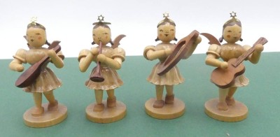 Auktion 360<br>4x Musikengel, H-6,5 cm, 3x Flügel beschädigt [1]
