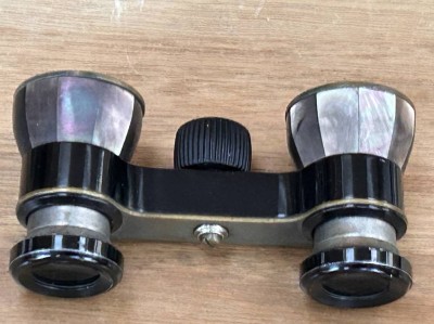 Auktion 360<br>kl. Opernglas 