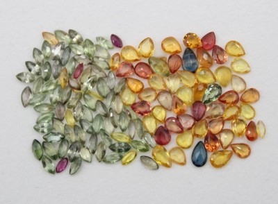Auktion 360<br>ca. 130 Songea Saphire, zusd. ca. 17,5ct [1]