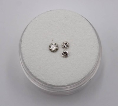 Auktion 360<br>3 Diamanten, 0,3ct [1]