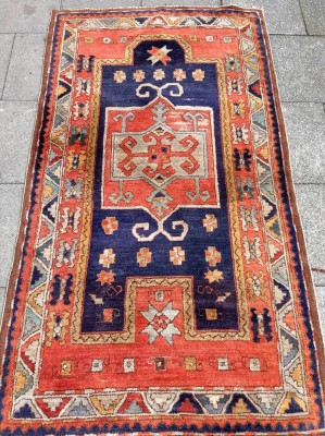 Auktion 360<br>antiker Orient-Läufer, 90x155 cm,  Altersspuren [1]
