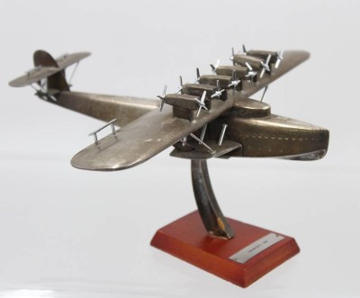 Auktion 360<br>Modell, Do X, auf Stand, einige Rotoren beschädigt, Flieger ca. 22 x 20cm [1]