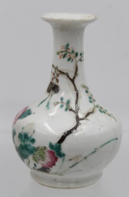 Auktion 360<br>kl. Vase, China, florale Bemalung, 19. Jhd., berieben u. Altersspuren, ca. H-11,5cm [1]