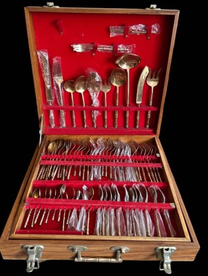 Auktion 360<br>ca. 140 teiliges Bronze-Besteck in stabilen Holzkoffer,  gut erhalten, tw. unbenutzt [1]