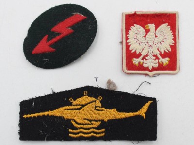 Auktion 360<br>3x div. Stoffabzeichen [1]