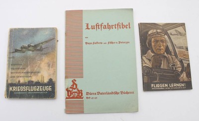 Auktion 360<br>3x kl. Hefte zum Thema Luftwaffe aus der Zeit des 3. Reiches, Altersspuren [1]