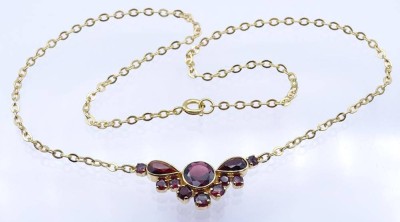 Auktion 360<br>Granat Collier, Normgold,sog.Viertelgold 250/000,ca.L-39cm, 4,9gr. [1]