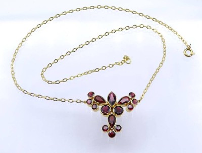 Auktion 360<br>Granat Collier, Normgold, sog.Viertelgold 250/000, gestempelt,L-44cm, 6,3gr. [1]
